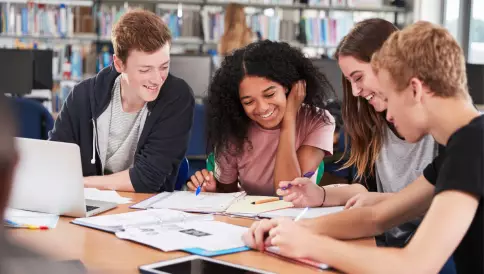 Mon Master 2025 : conseils pour réussir sa candidature en Master